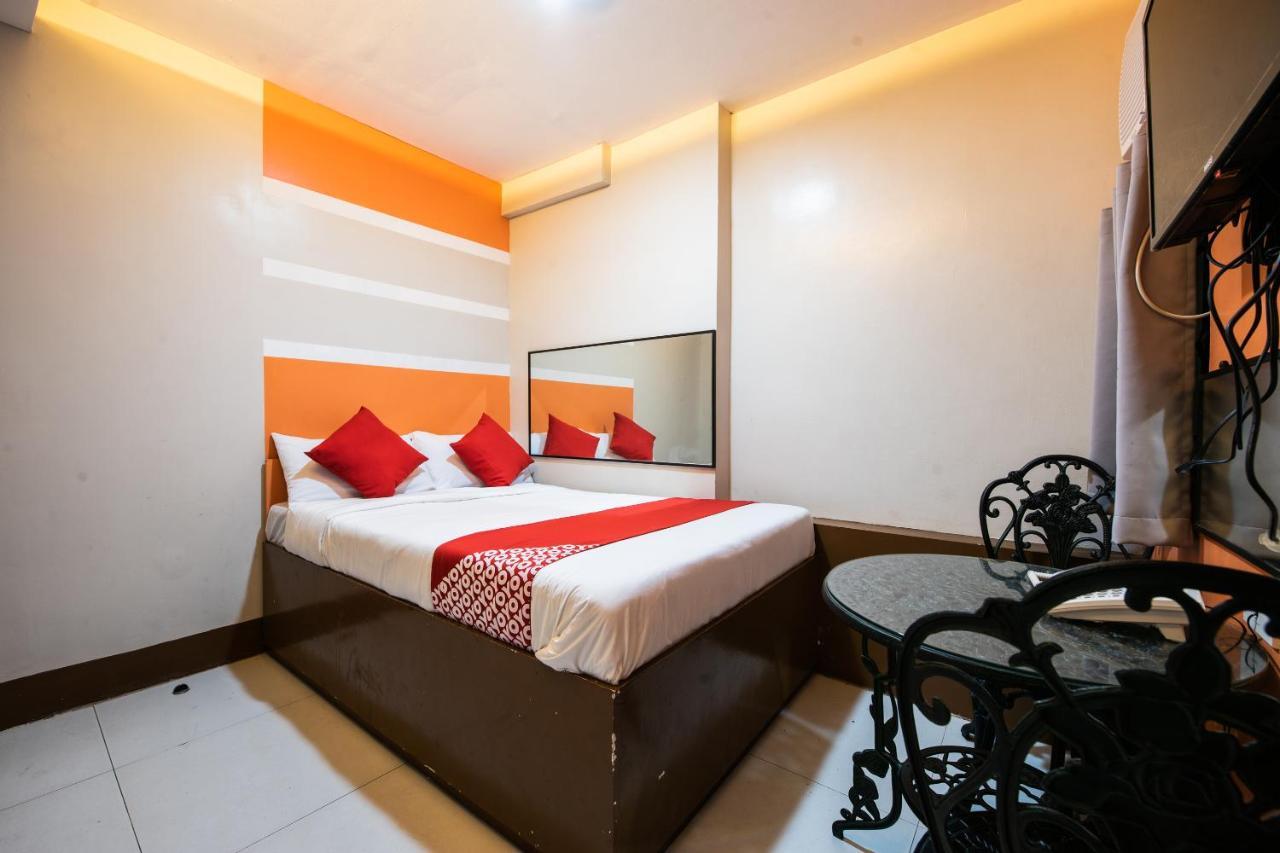 Oyo 475 Pearl Blossom Hotel Manila Exterior foto