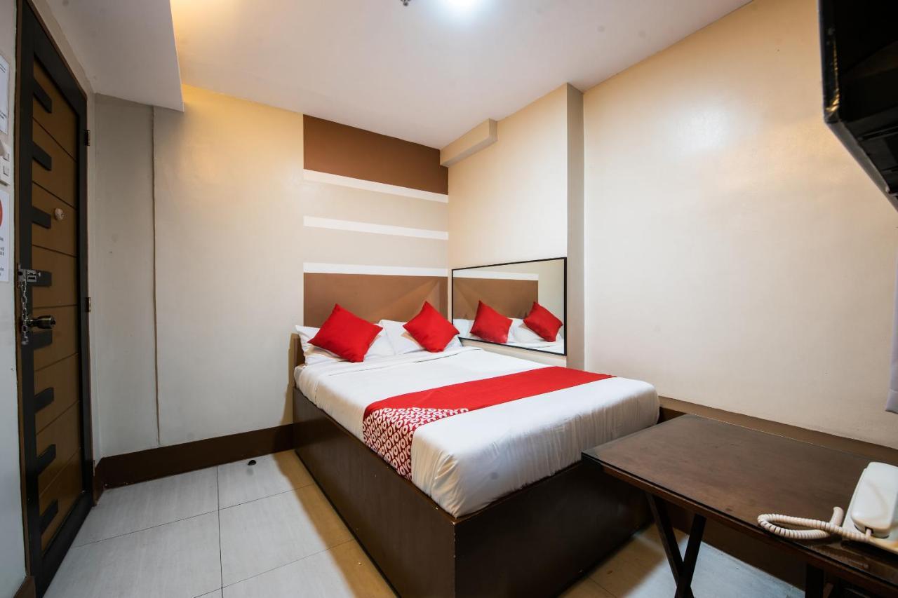 Oyo 475 Pearl Blossom Hotel Manila Exterior foto